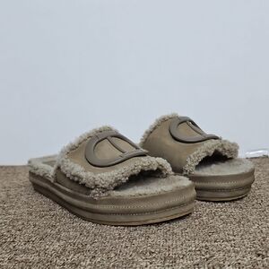 Dee Ocleppo Lima Dark Taupe Shearling Platform Sandals Sz 9